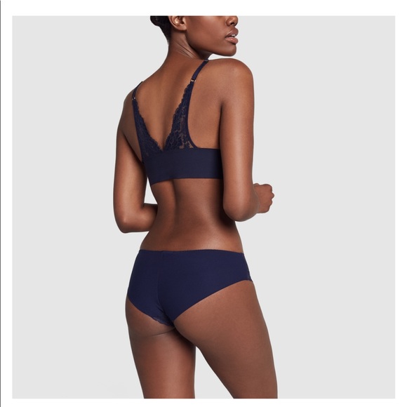 Stella McCartney ”Bella Admiring” Underwear - Picture 3 of 12